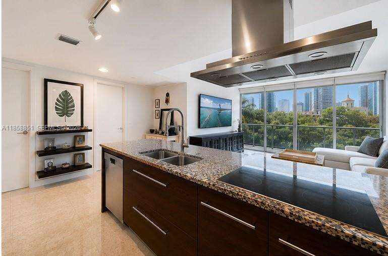 Icon Brickell 2 at 495 Brickell Ave, Miami, FL 33131 - For Sale photo 3