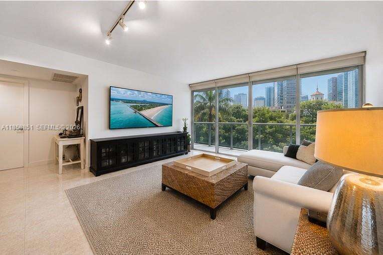Icon Brickell 2 at 495 Brickell Ave, Miami, FL 33131 - For Sale photo 6