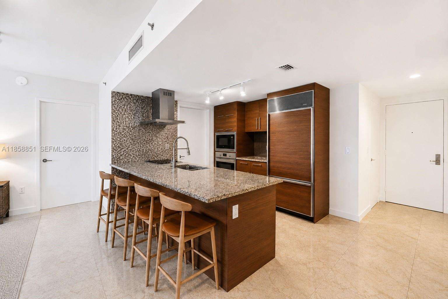 Icon Brickell 2 at 495 Brickell Ave, Miami, FL 33131 - For Sale photo 8