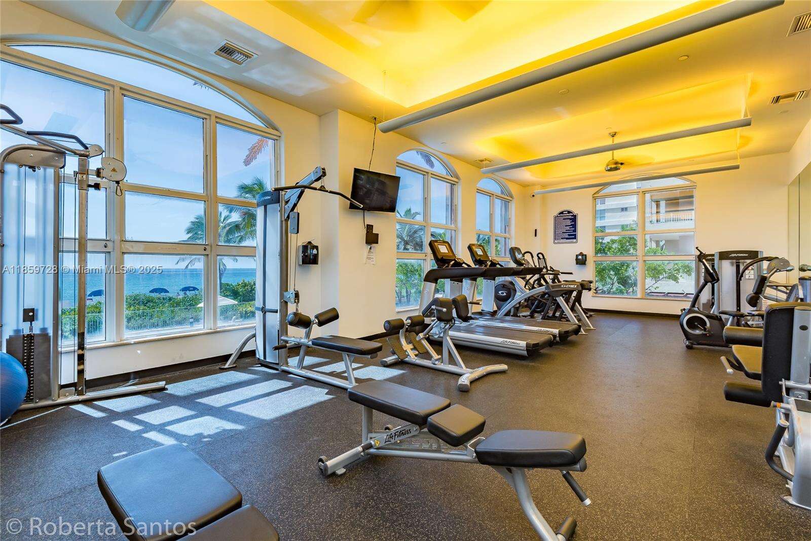 2080 Ocean Dr, Hallandale Beach, FL 33009 - For Sale photo 31