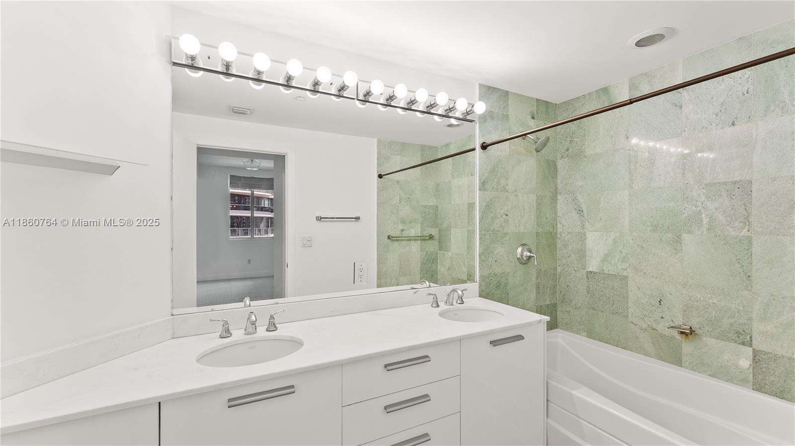 1060 Brickell at 1050 Brickell Ave, Miami, FL 33131 - For Sale photo 11