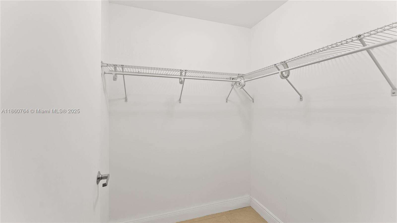 1060 Brickell at 1050 Brickell Ave, Miami, FL 33131 - For Sale photo 13