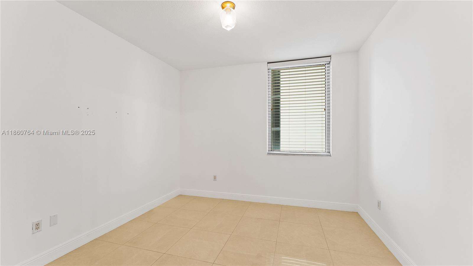 1060 Brickell at 1050 Brickell Ave, Miami, FL 33131 - For Sale photo 14