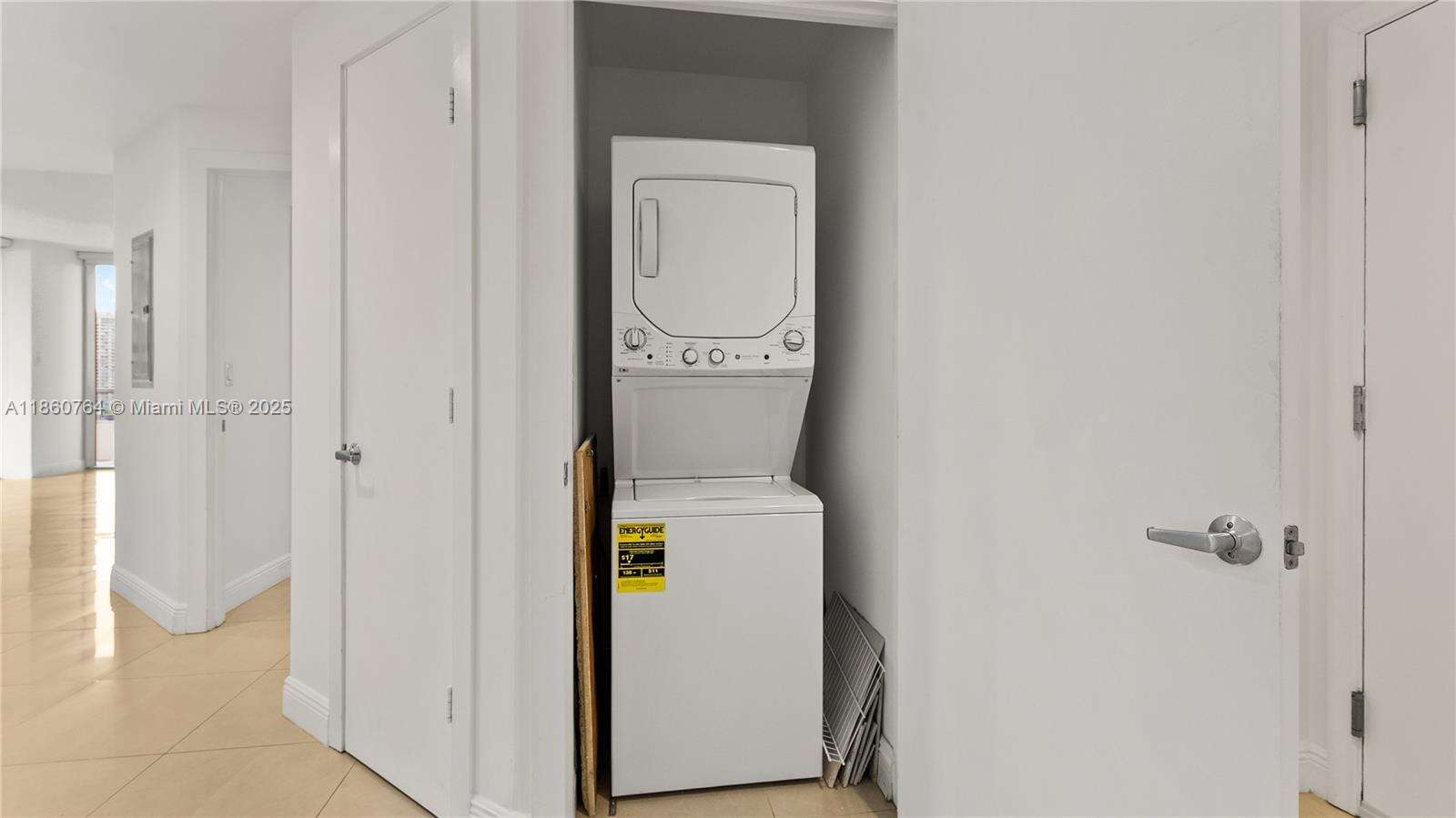 1060 Brickell at 1050 Brickell Ave, Miami, FL 33131 - For Sale photo 17