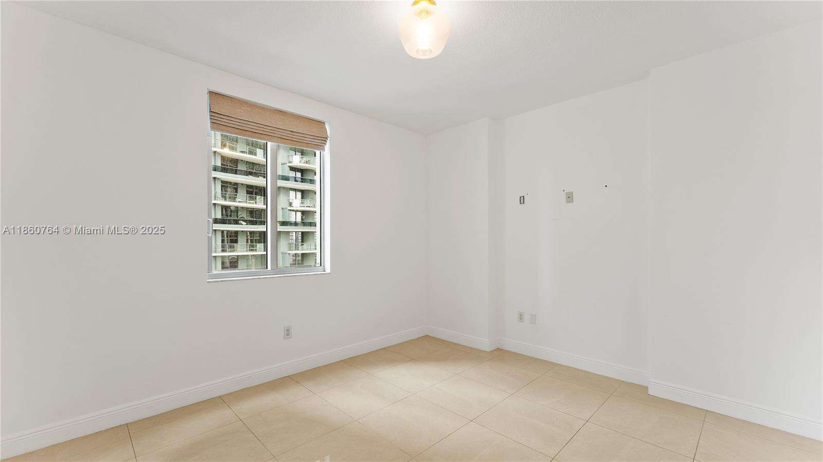 1060 Brickell at 1050 Brickell Ave, Miami, FL 33131 - For Sale photo 9
