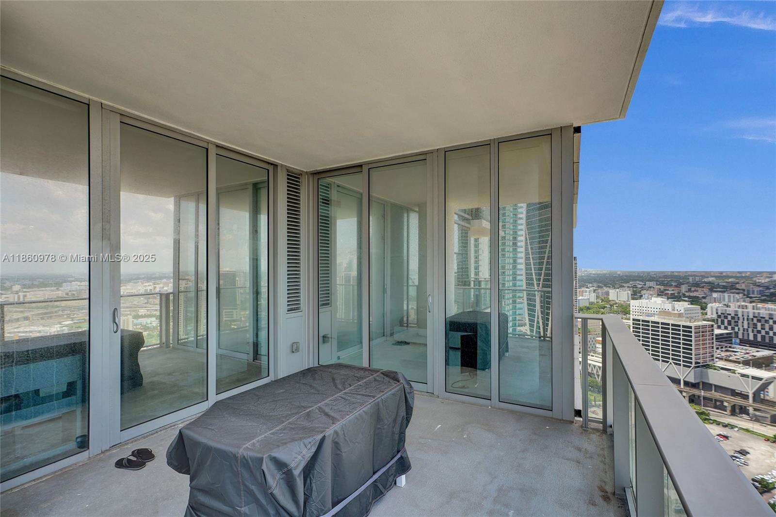 Paramount Miami Worldcenter at 851 1 Ave, Miami, FL 33132 - For Sale photo 15