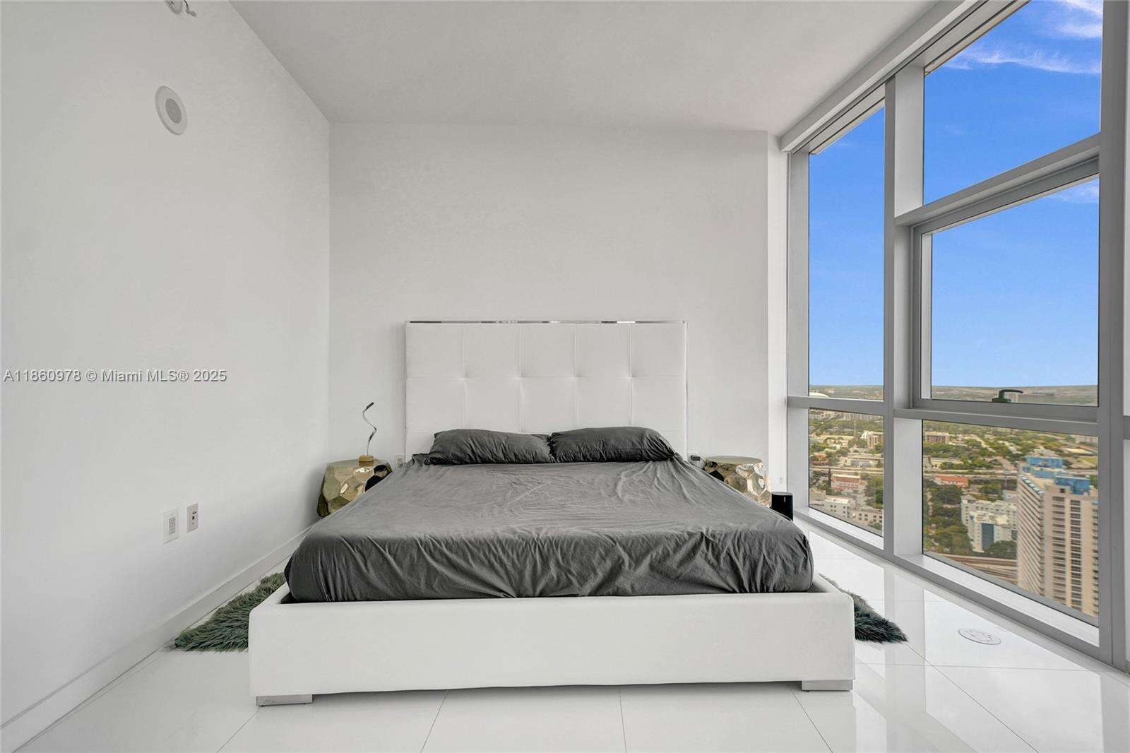 Paramount Miami Worldcenter at 851 1 Ave, Miami, FL 33132 - For Sale photo 22