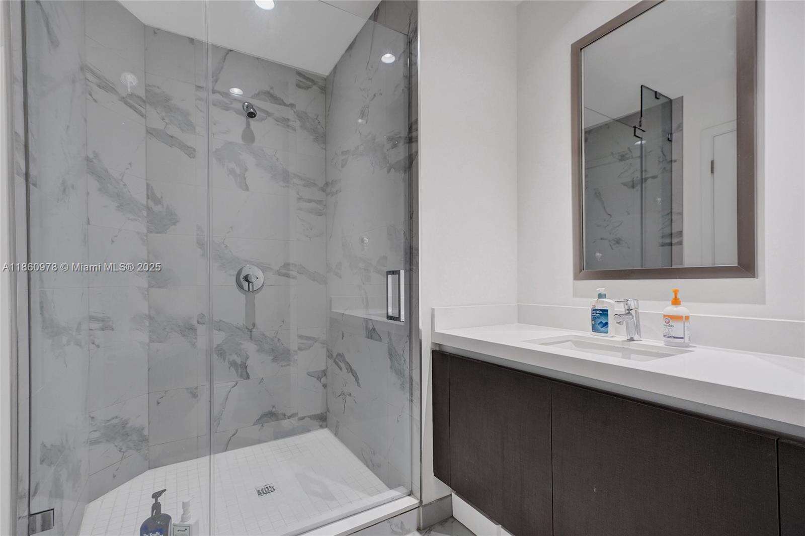 Paramount Miami Worldcenter at 851 1 Ave, Miami, FL 33132 - For Sale photo 29