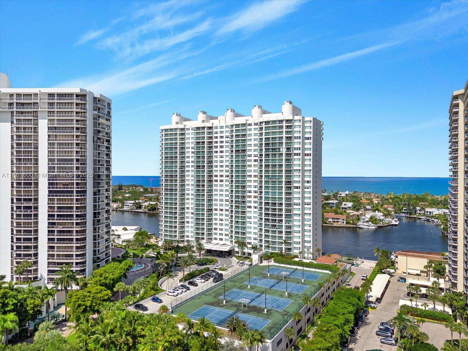 HAMPTONS SOUTH - 20201 Country Club Dr, Aventura, FL 33180 | Picture 11