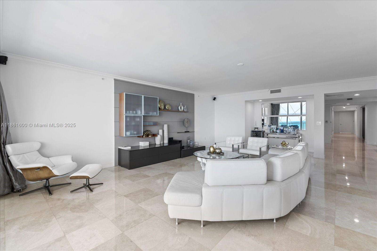 HAMPTONS SOUTH - 20201 Country Club Dr, Aventura, FL 33180 | Picture 19