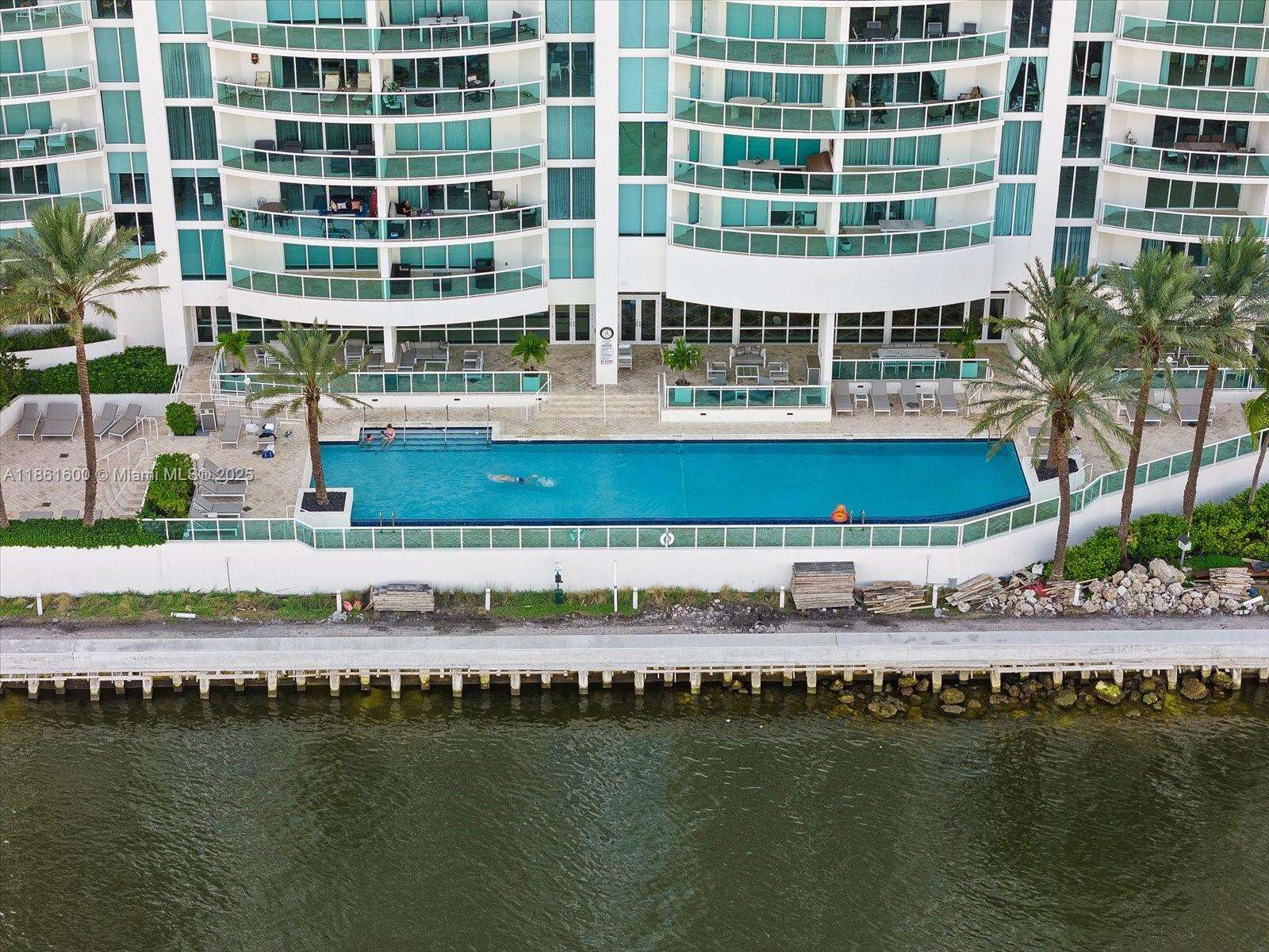 HAMPTONS SOUTH - 20201 Country Club Dr, Aventura, FL 33180 | Picture 7