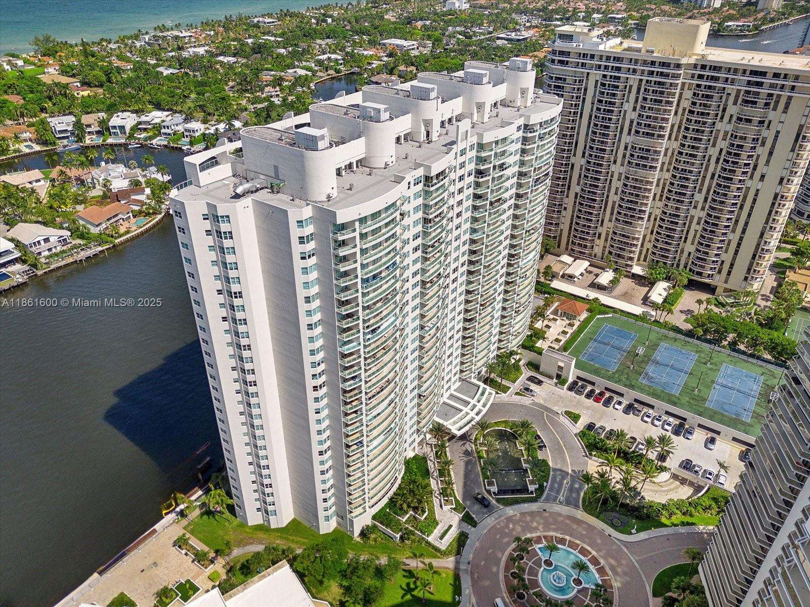HAMPTONS SOUTH - 20201 Country Club Dr, Aventura, FL 33180 | Picture 10