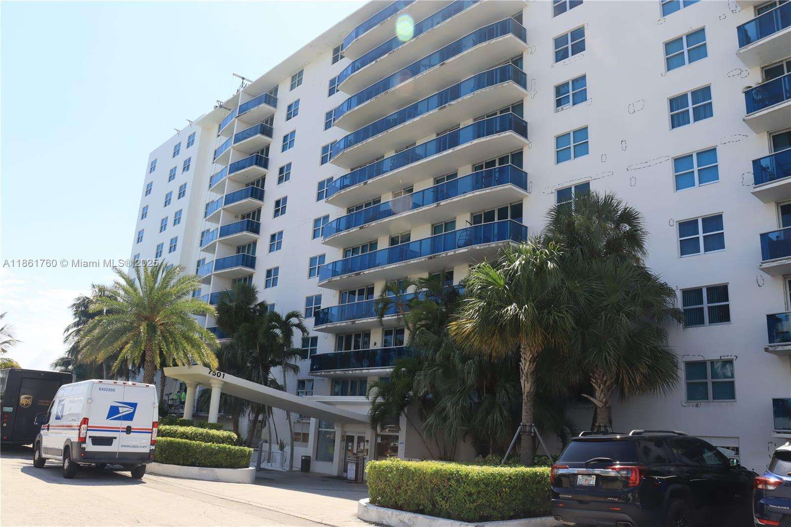 Treasures On The Bay Ii Condos for Sale & Rent | Picture 1