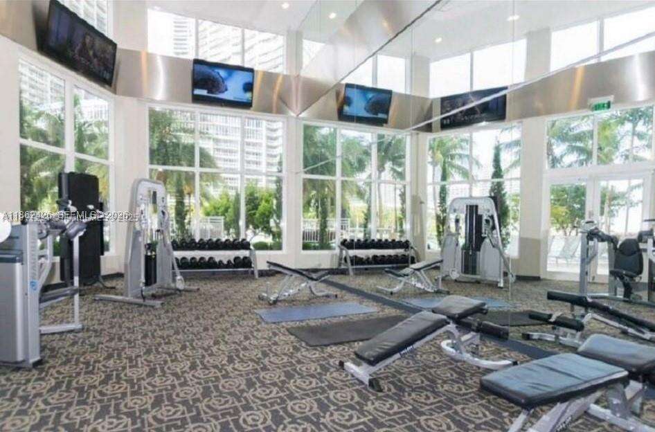 Carbonell at 901 Brickell Key Blvd, Miami, FL 33131 - For Sale photo 9