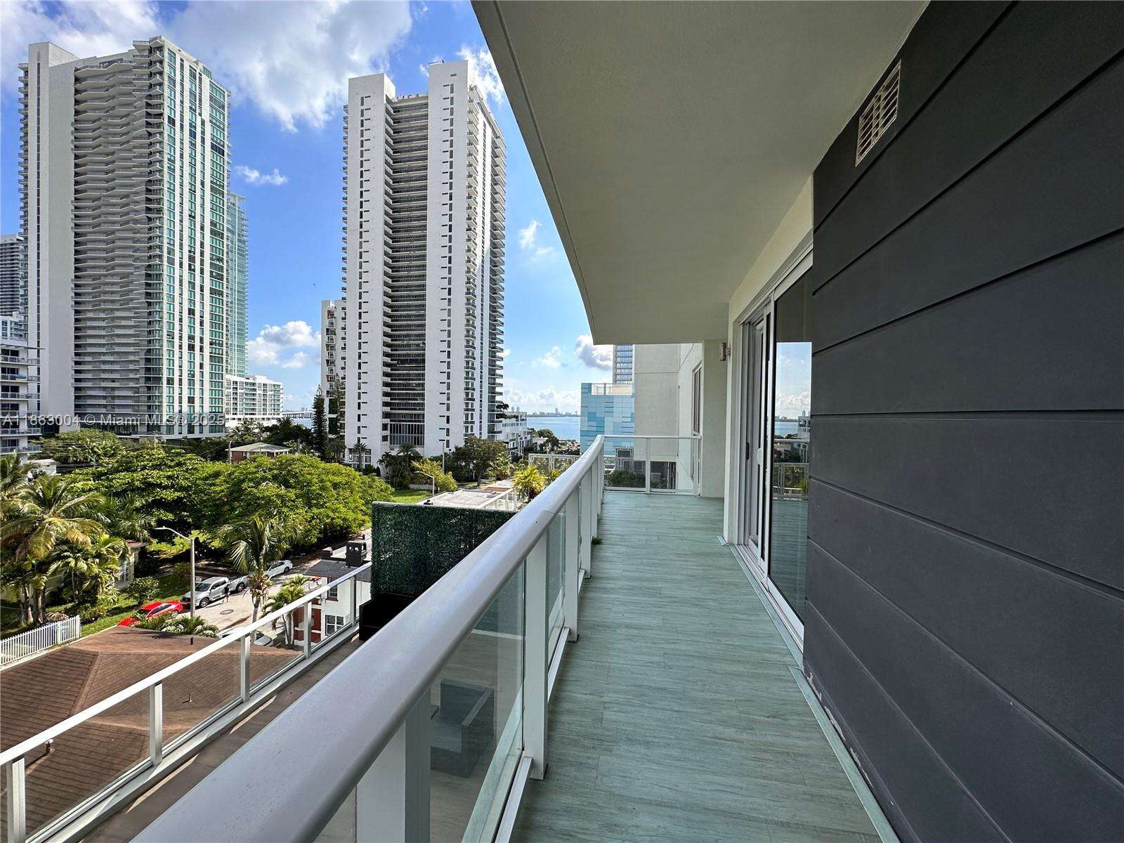 26 Edgewater Condos for Sale & Rent | Picture 1
