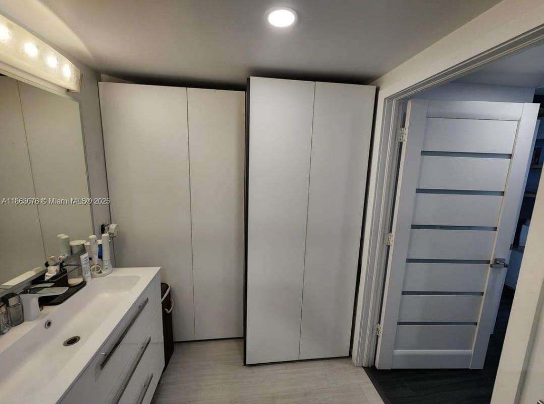 Turnberry On The Green at 19501 Country Club Dr, Aventura, FL 33180 - For Sale photo 6