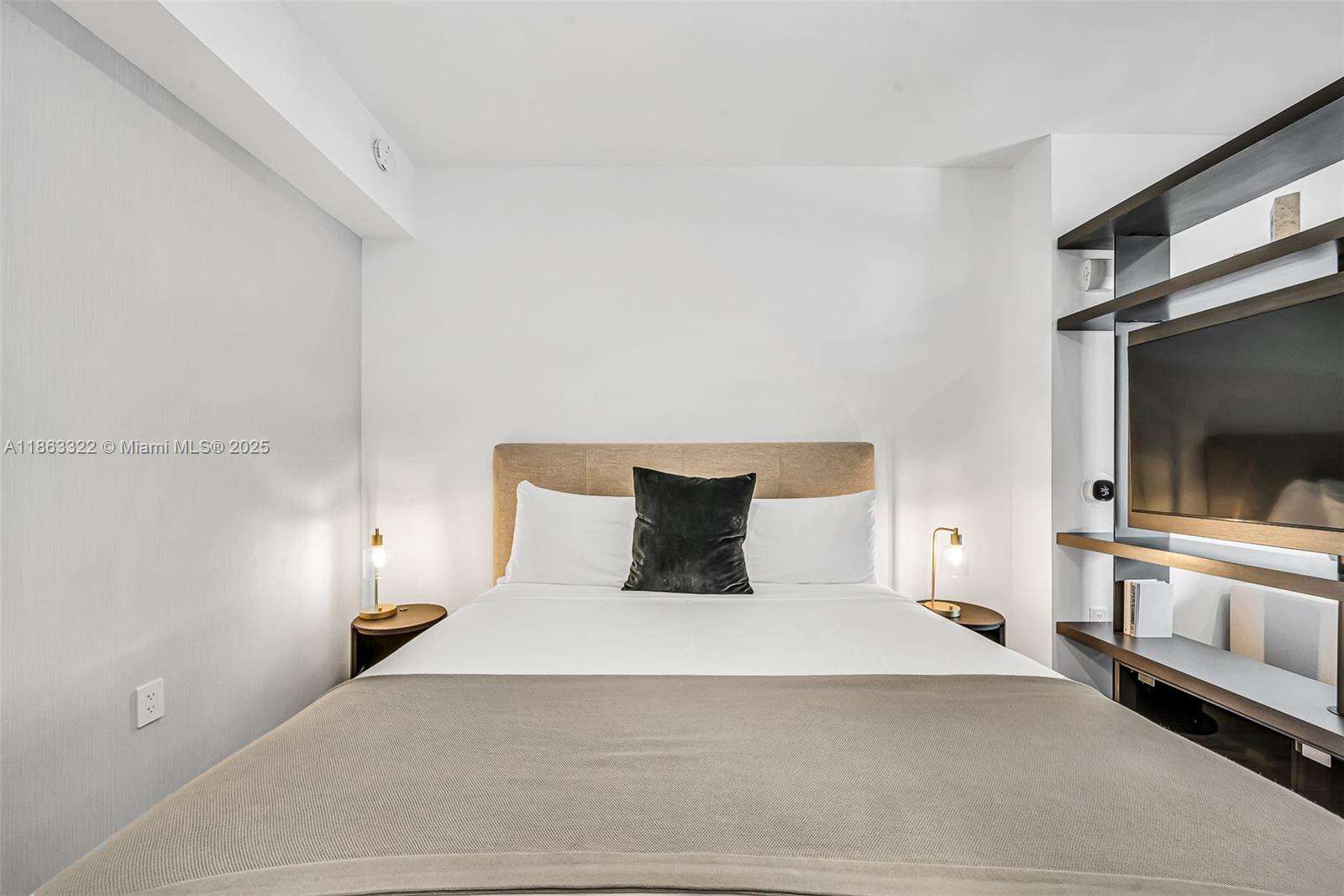 The Elser at 398 5, Miami, FL 33132 - For Sale photo 4