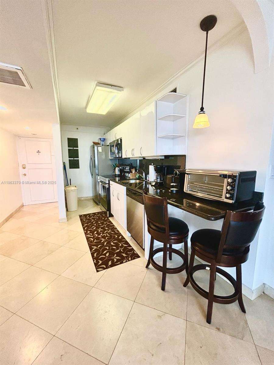 Decoplage at 100 Lincoln Rd, Miami Beach, FL 33139 - For Sale photo 4