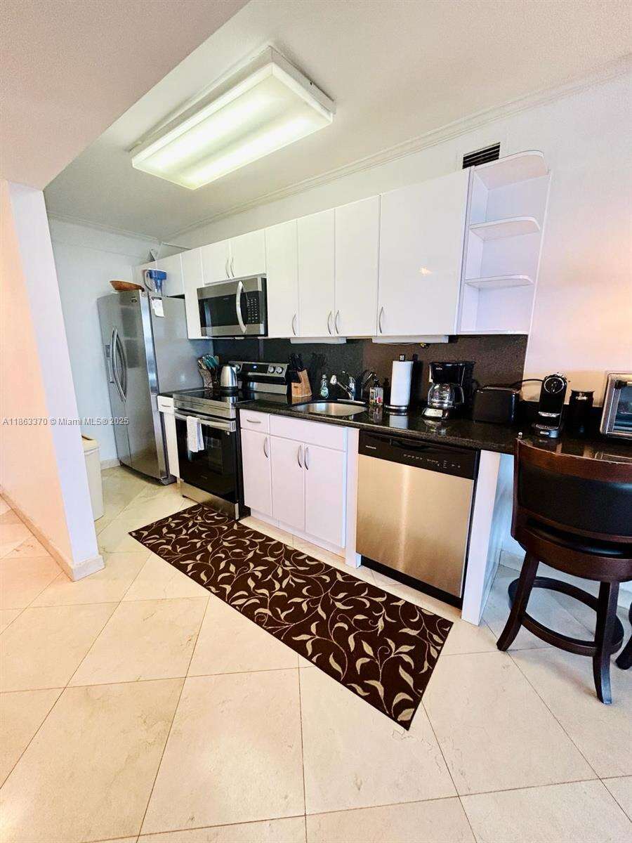 Decoplage at 100 Lincoln Rd, Miami Beach, FL 33139 - For Sale photo 5