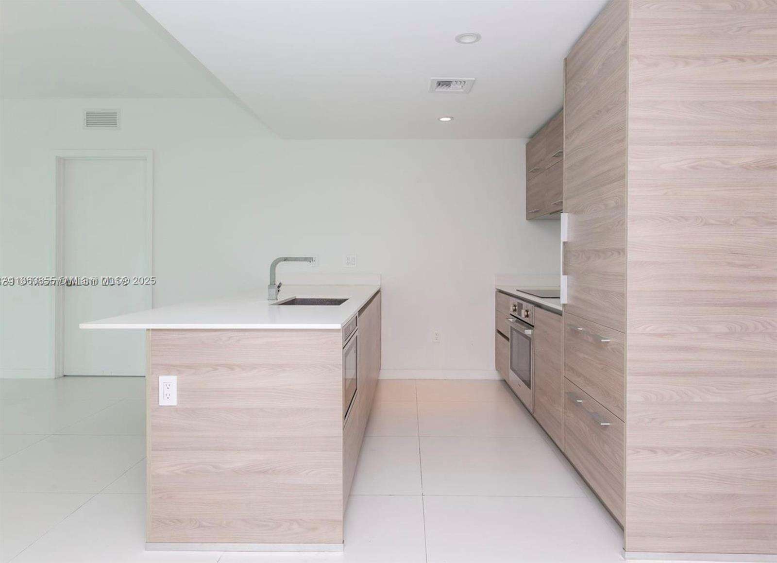 Sls Brickell at 1300 Miami Ave, Miami, FL 33130 - For Sale photo 3