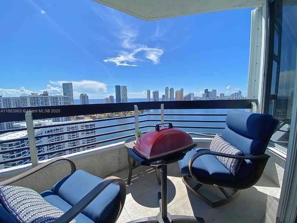 Mystic Pointe Tower 500 at 3530 Mystic Pointe Dr, Aventura, FL 33180 - For Sale photo 13