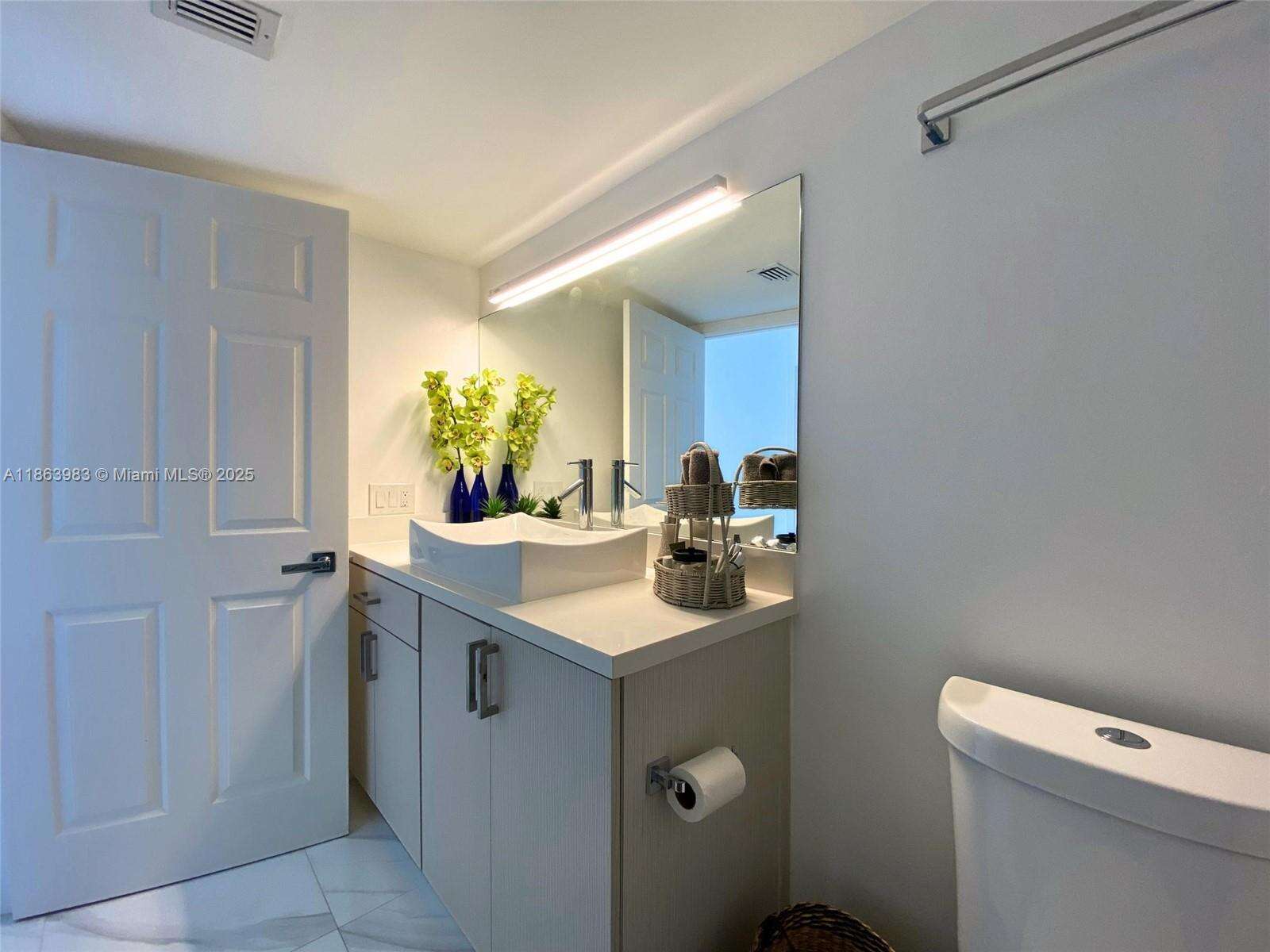 Mystic Pointe Tower 500 at 3530 Mystic Pointe Dr, Aventura, FL 33180 - For Sale photo 16