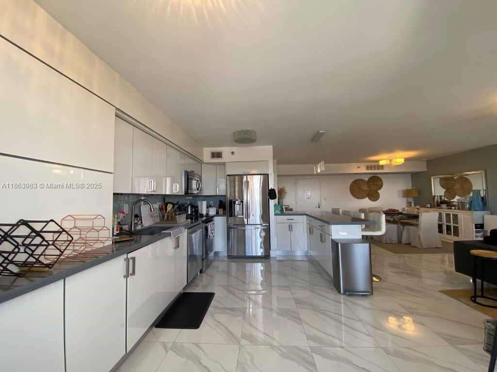 Mystic Pointe Tower 500 at 3530 Mystic Pointe Dr, Aventura, FL 33180 - For Sale photo 3