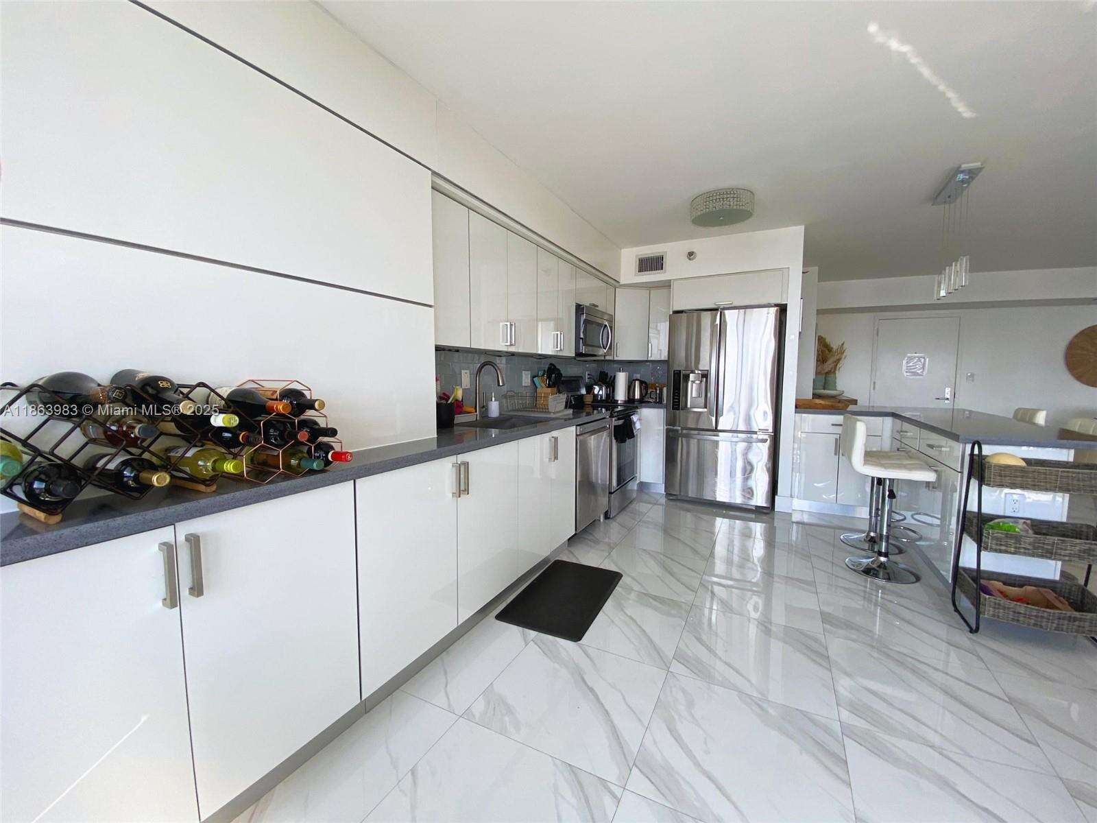Mystic Pointe Tower 500 at 3530 Mystic Pointe Dr, Aventura, FL 33180 - For Sale photo 5