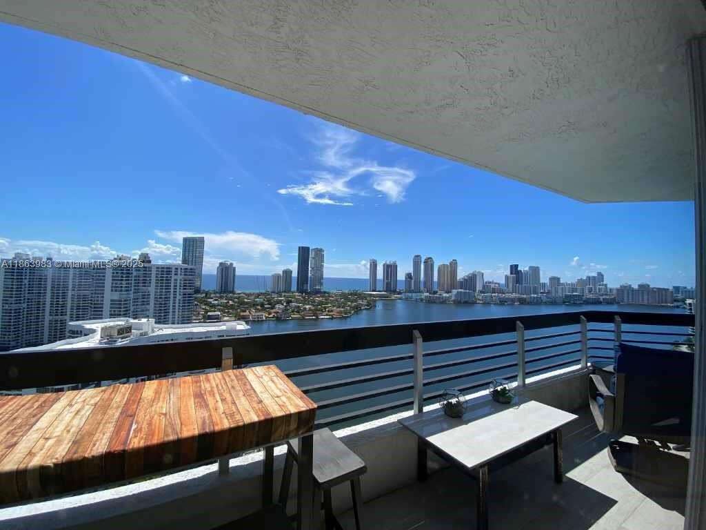 Mystic Pointe Tower 500 at 3530 Mystic Pointe Dr, Aventura, FL 33180 - For Sale photo 8
