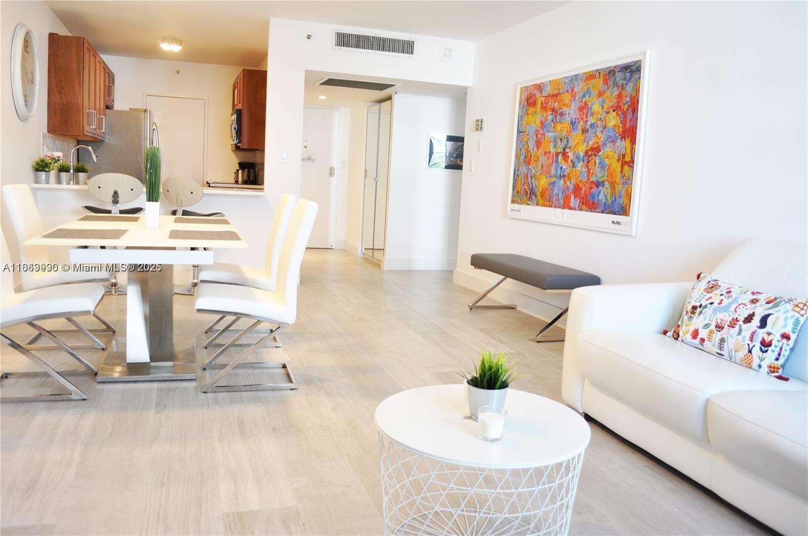 Decoplage at 100 Lincoln Rd, Miami Beach, FL 33139 - For Sale photo 1