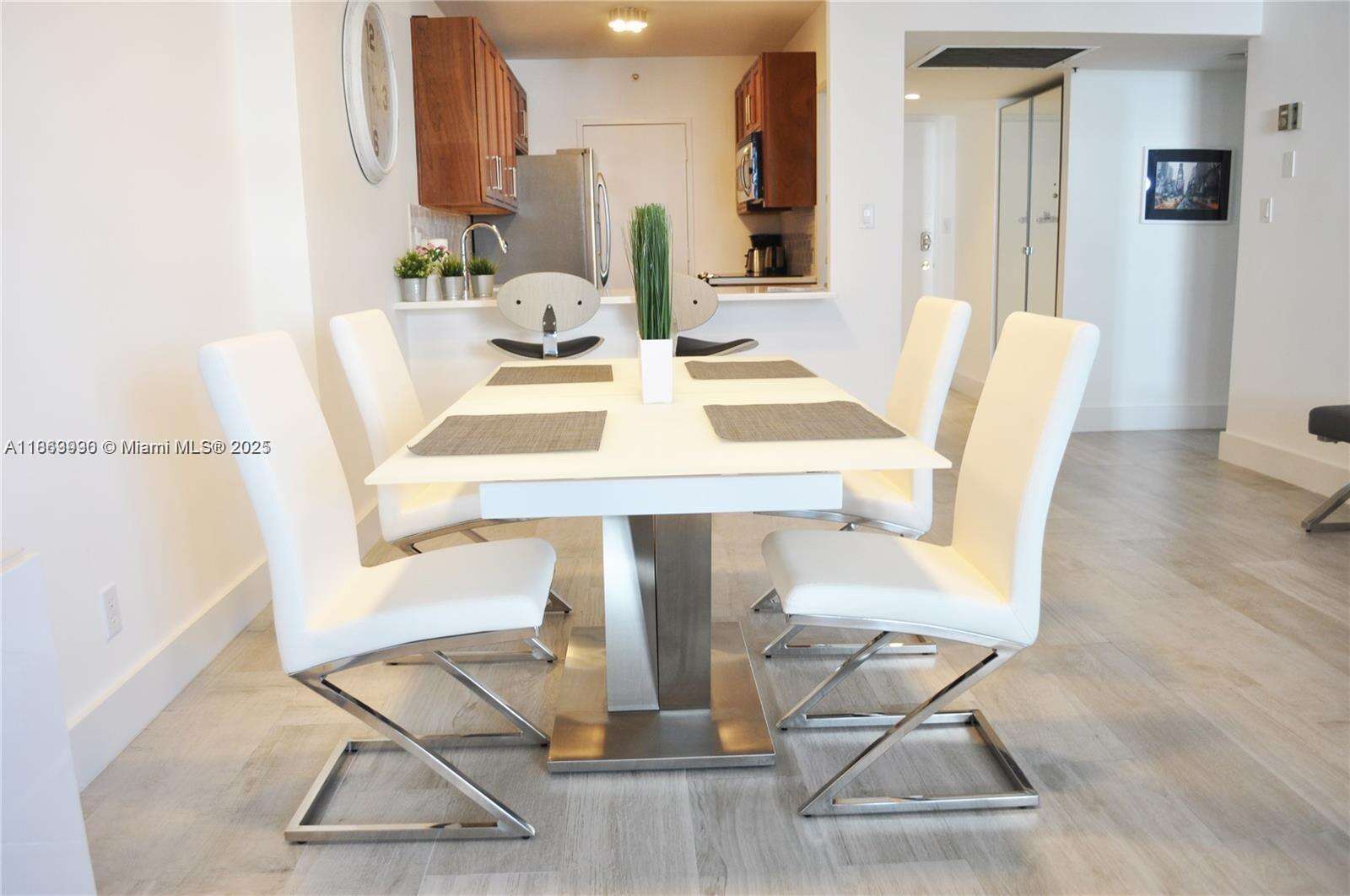 Decoplage at 100 Lincoln Rd, Miami Beach, FL 33139 - For Sale photo 2