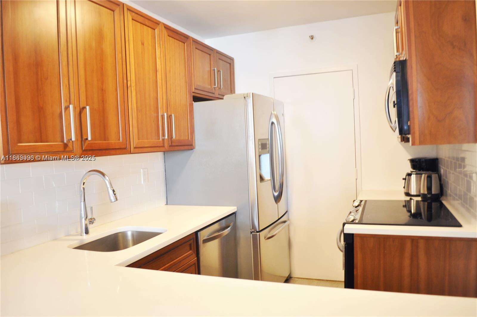 Decoplage at 100 Lincoln Rd, Miami Beach, FL 33139 - For Sale photo 5
