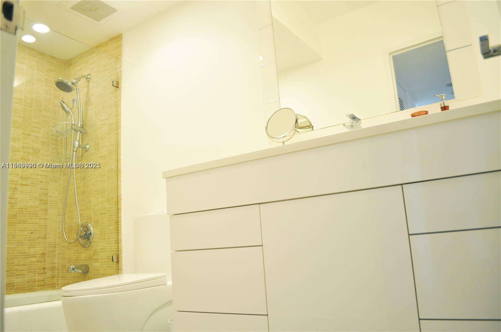 Decoplage at 100 Lincoln Rd, Miami Beach, FL 33139 - For Sale photo 8