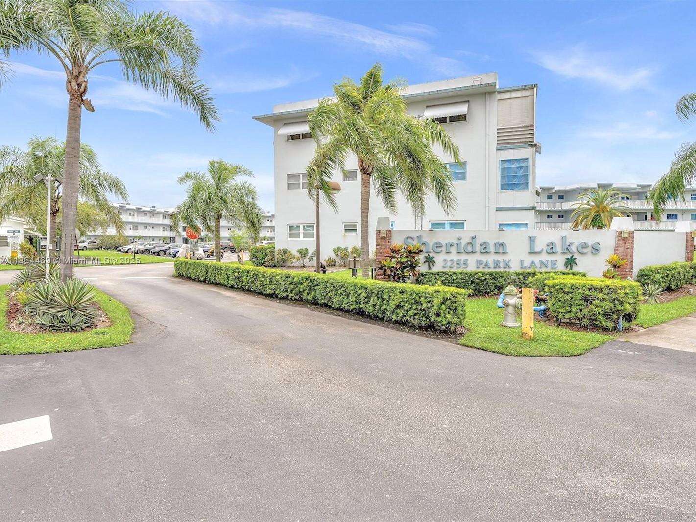 Sheridan Lakes Condos for Sale & Rent | Picture 1