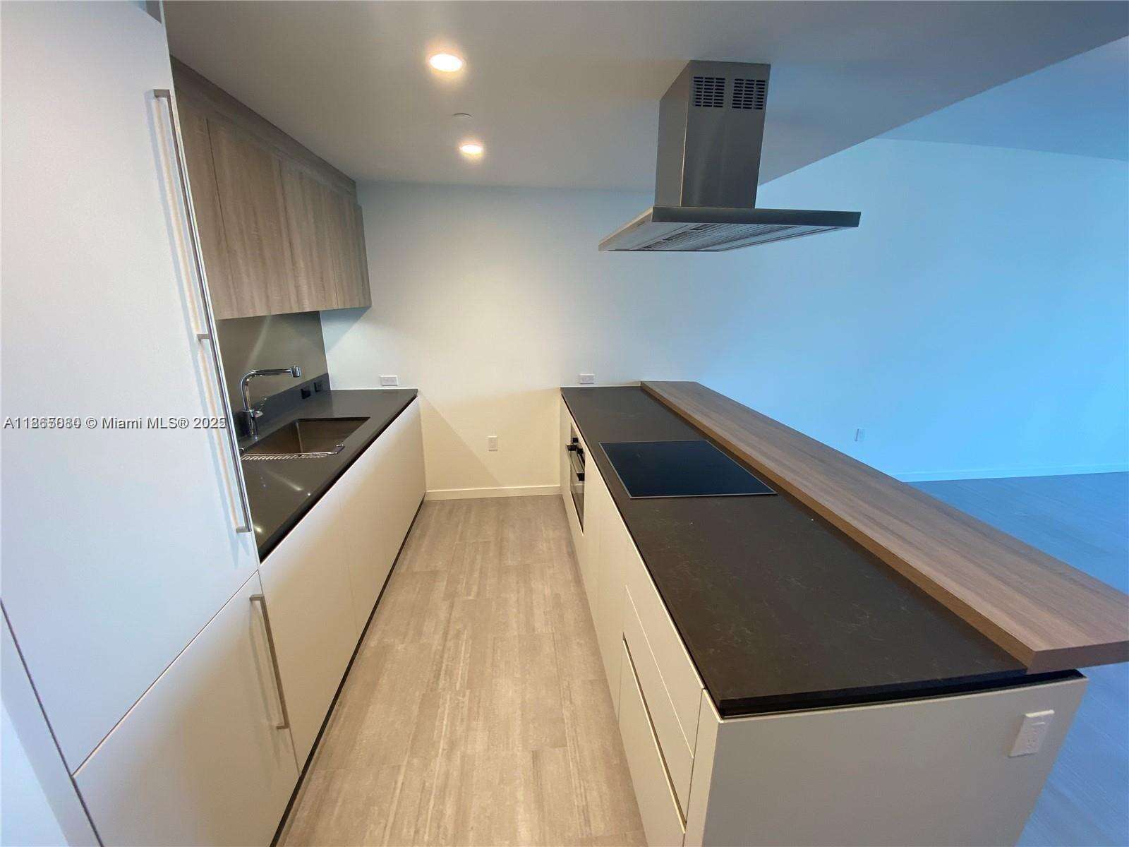 Brickell Flatiron at 1000 Brickell Plz, Miami, FL 33131 - For Sale photo 24