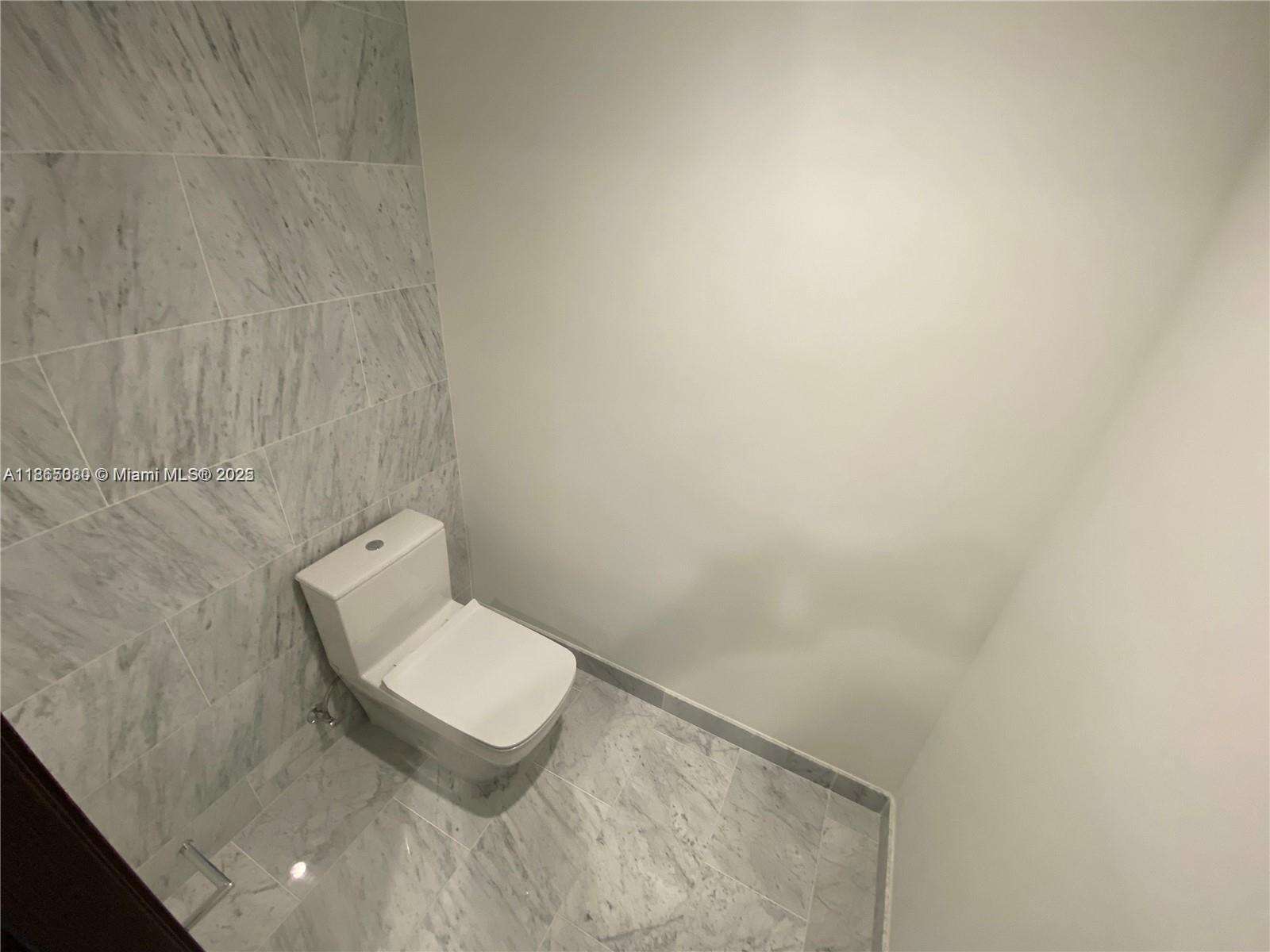 Brickell Flatiron at 1000 Brickell Plz, Miami, FL 33131 - For Sale photo 4