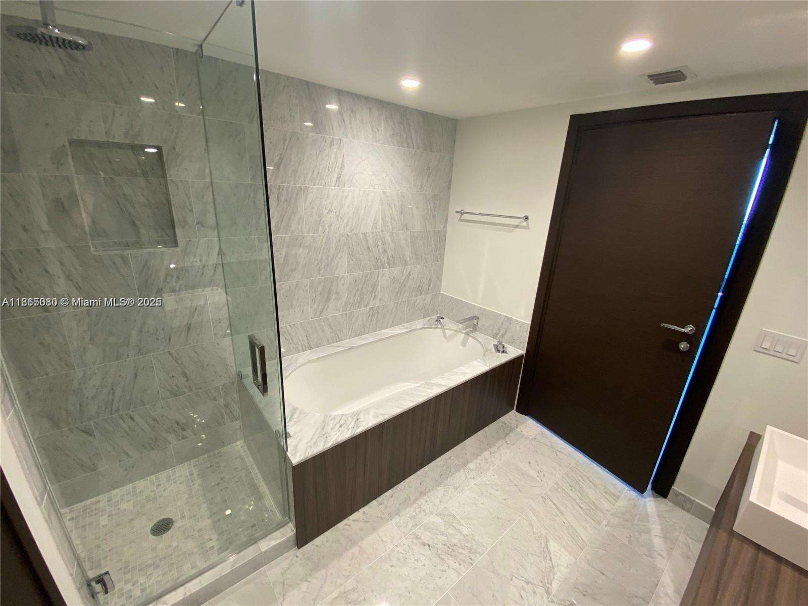 Brickell Flatiron at 1000 Brickell Plz, Miami, FL 33131 - For Sale photo 8