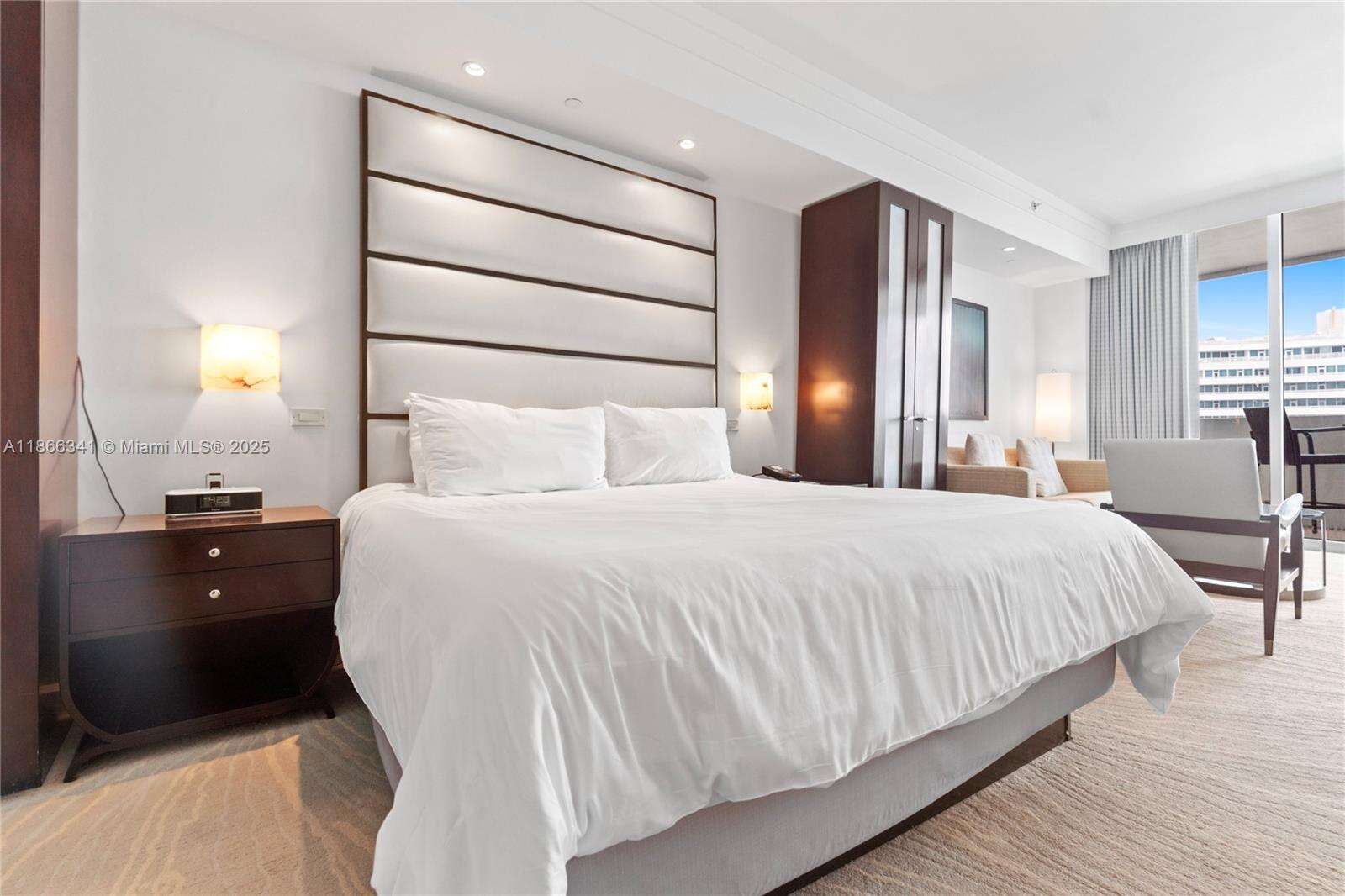 FONTAINEBLEAU III OCEAN CLUB - 4391 Collins Ave, Miami Beach, FL 33140 | Picture 13