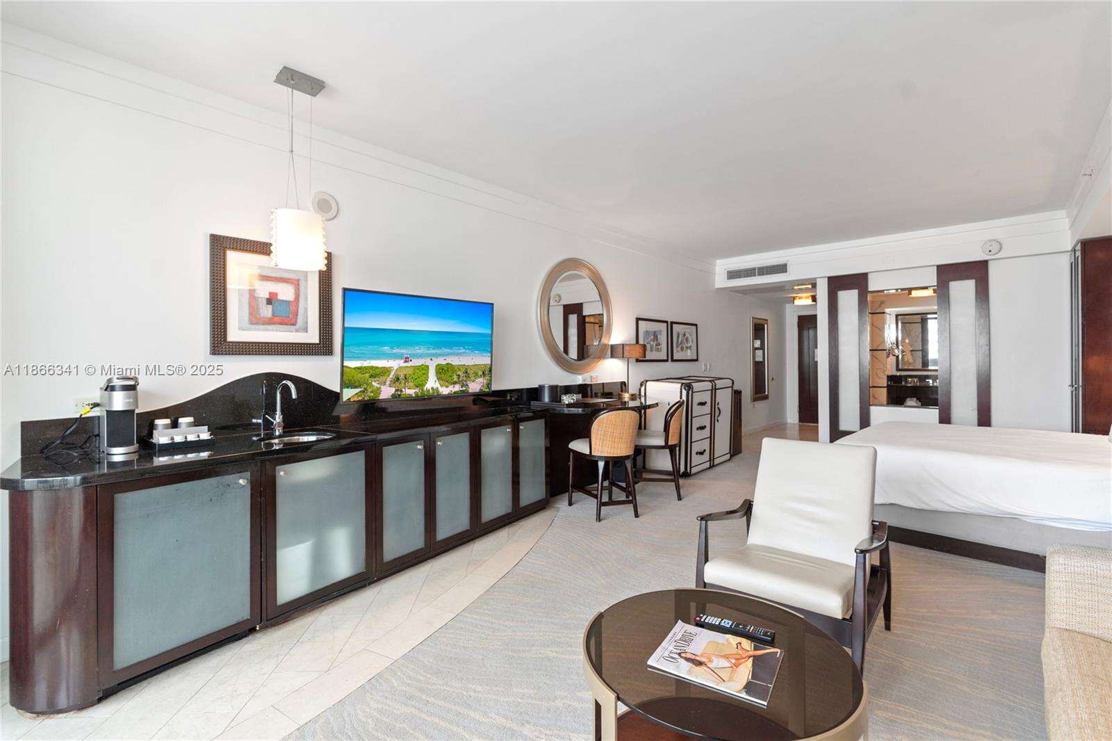 FONTAINEBLEAU III OCEAN CLUB - 4391 Collins Ave, Miami Beach, FL 33140 | Picture 14