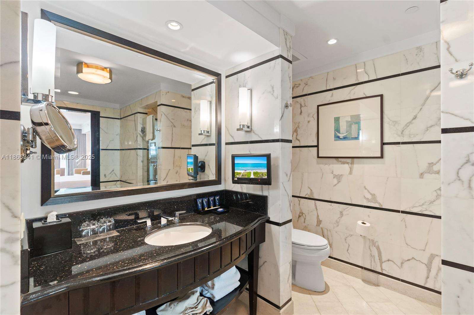 FONTAINEBLEAU III OCEAN CLUB - 4391 Collins Ave, Miami Beach, FL 33140 | Picture 20