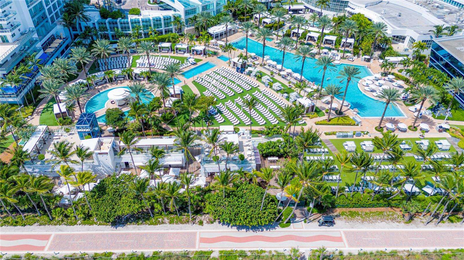 FONTAINEBLEAU III OCEAN CLUB - 4391 Collins Ave, Miami Beach, FL 33140 | Picture 40