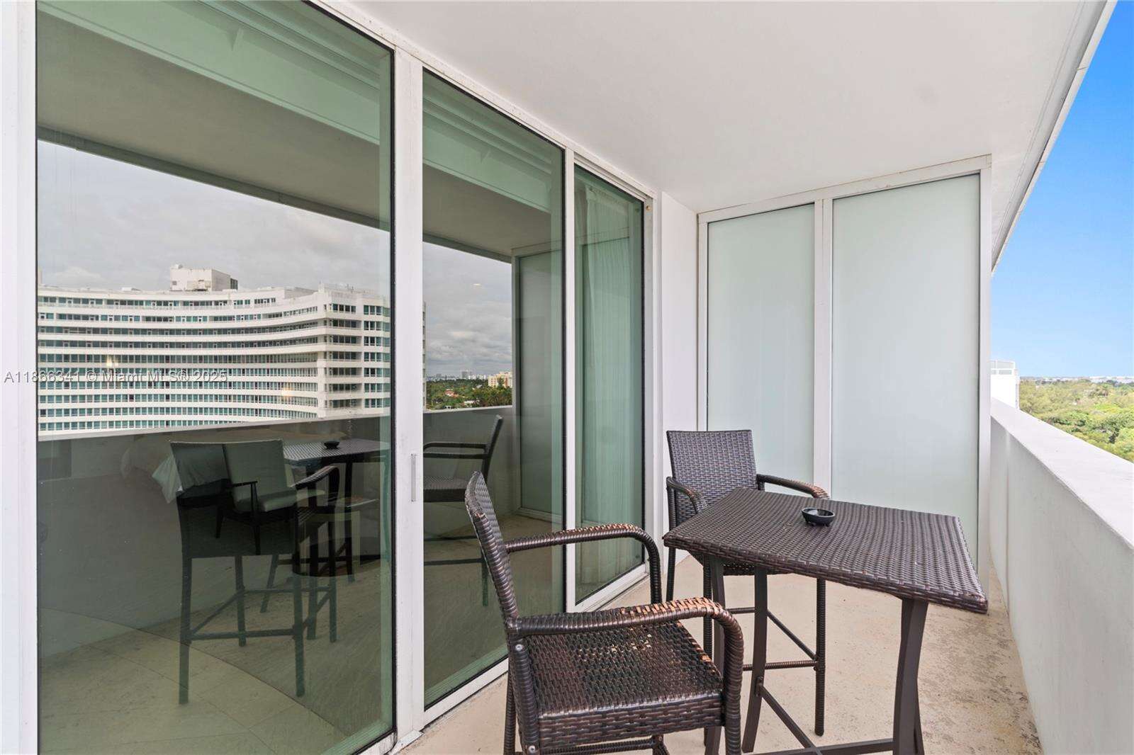 FONTAINEBLEAU III OCEAN CLUB - 4391 Collins Ave, Miami Beach, FL 33140 | Picture 5
