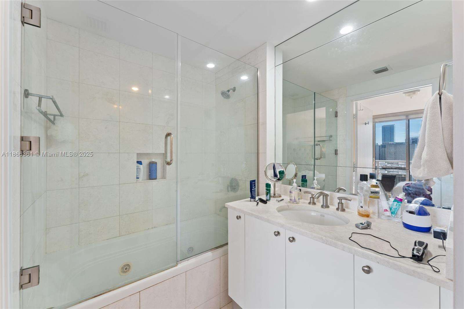 Carbonell at 901 Brickell Key Blvd, Miami, FL 33131 - For Sale photo 22
