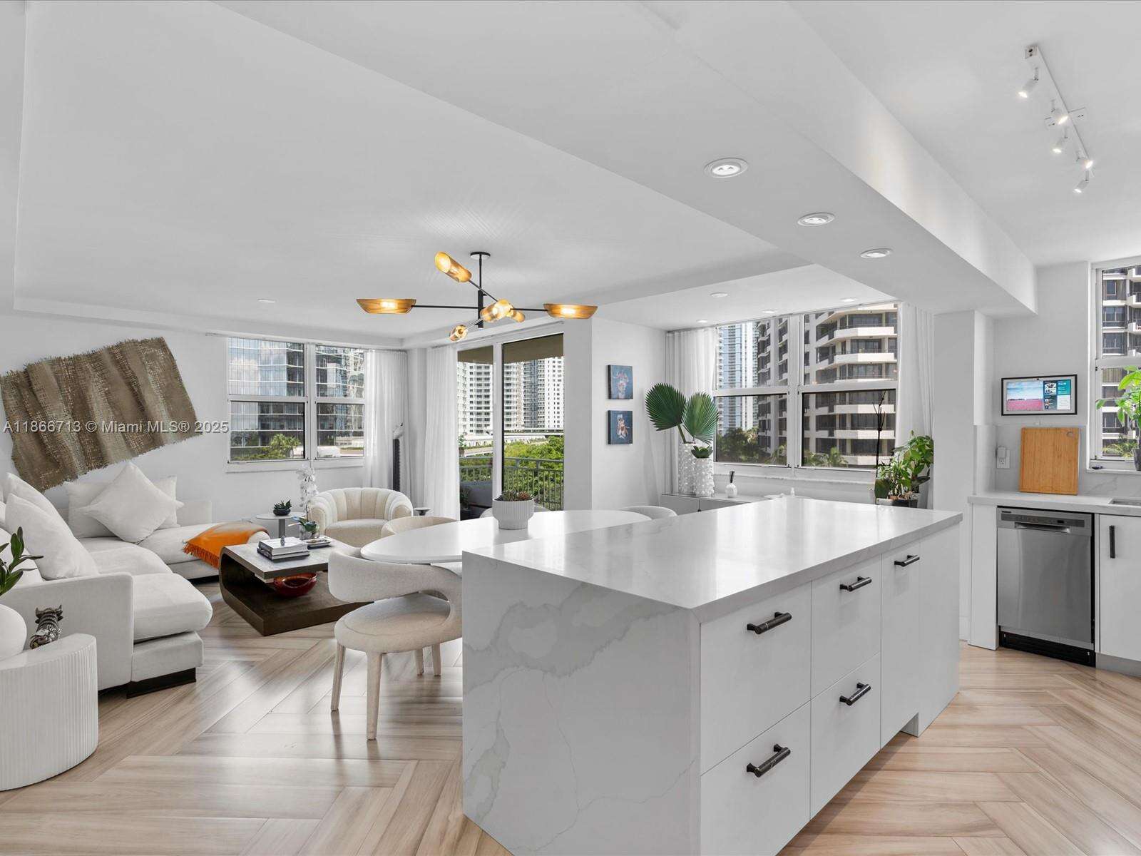 Isola at 770 Claughton Island Dr, Miami, FL 33131 - For Sale photo 1