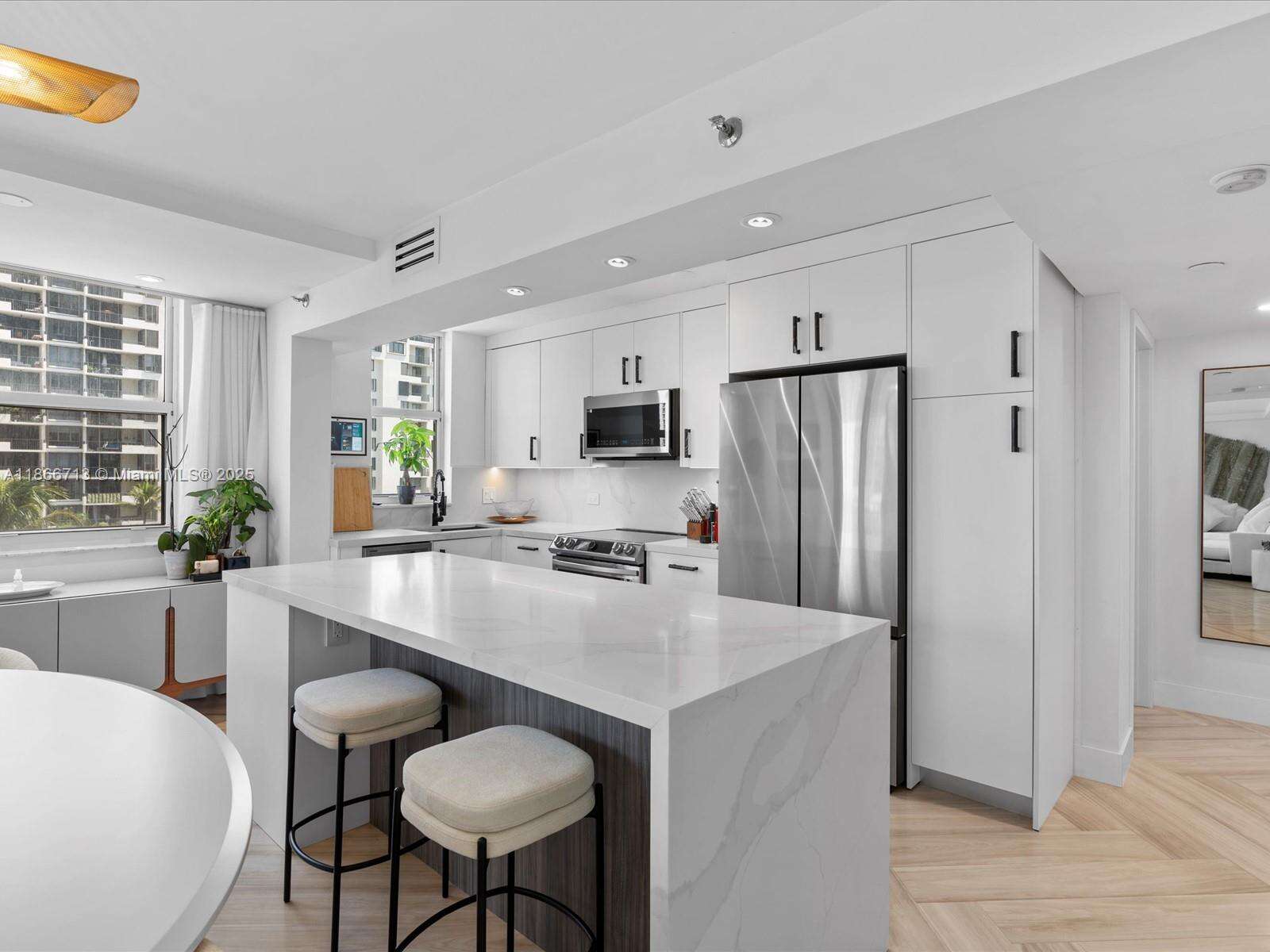 Isola at 770 Claughton Island Dr, Miami, FL 33131 - For Sale photo 6