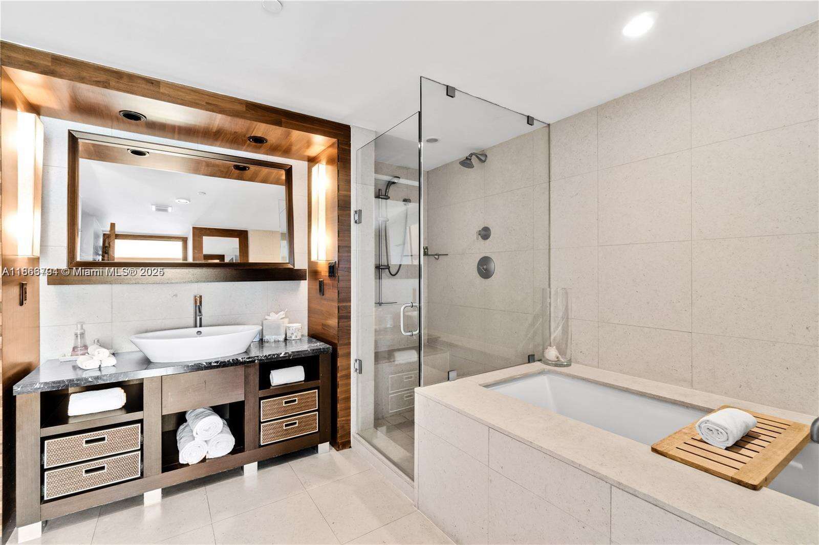 Central Carillon at 6801 Collins Ave, Miami Beach, FL 33141 - For Sale photo 14