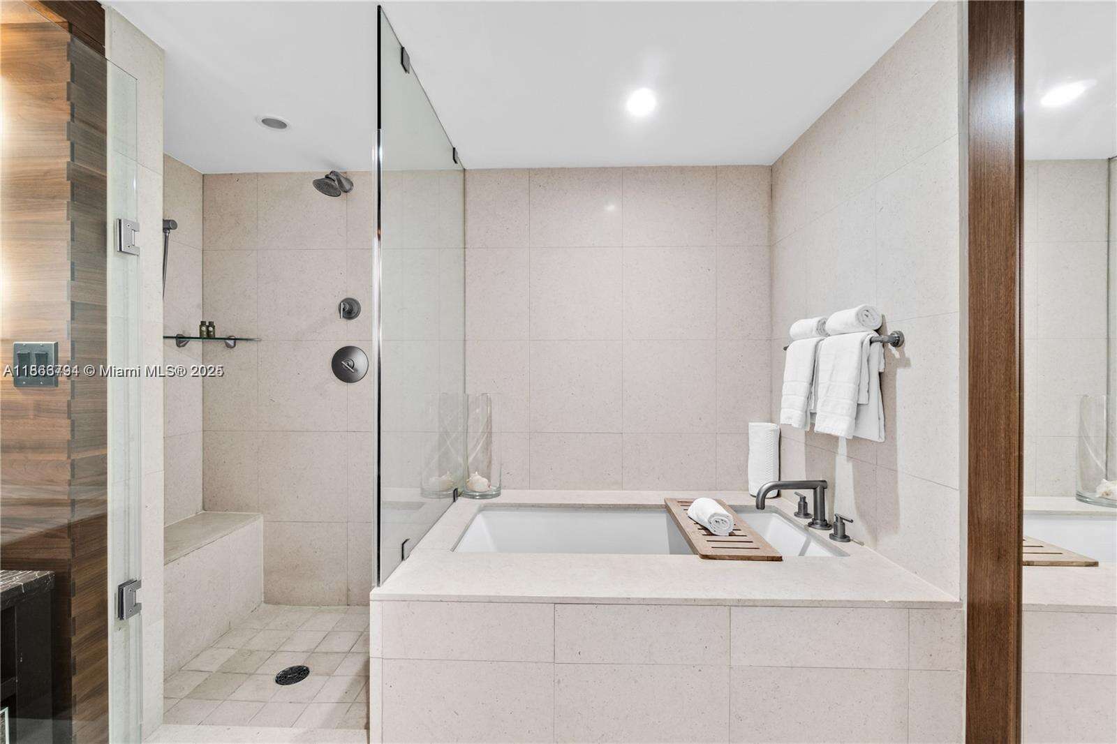 Central Carillon at 6801 Collins Ave, Miami Beach, FL 33141 - For Sale photo 15