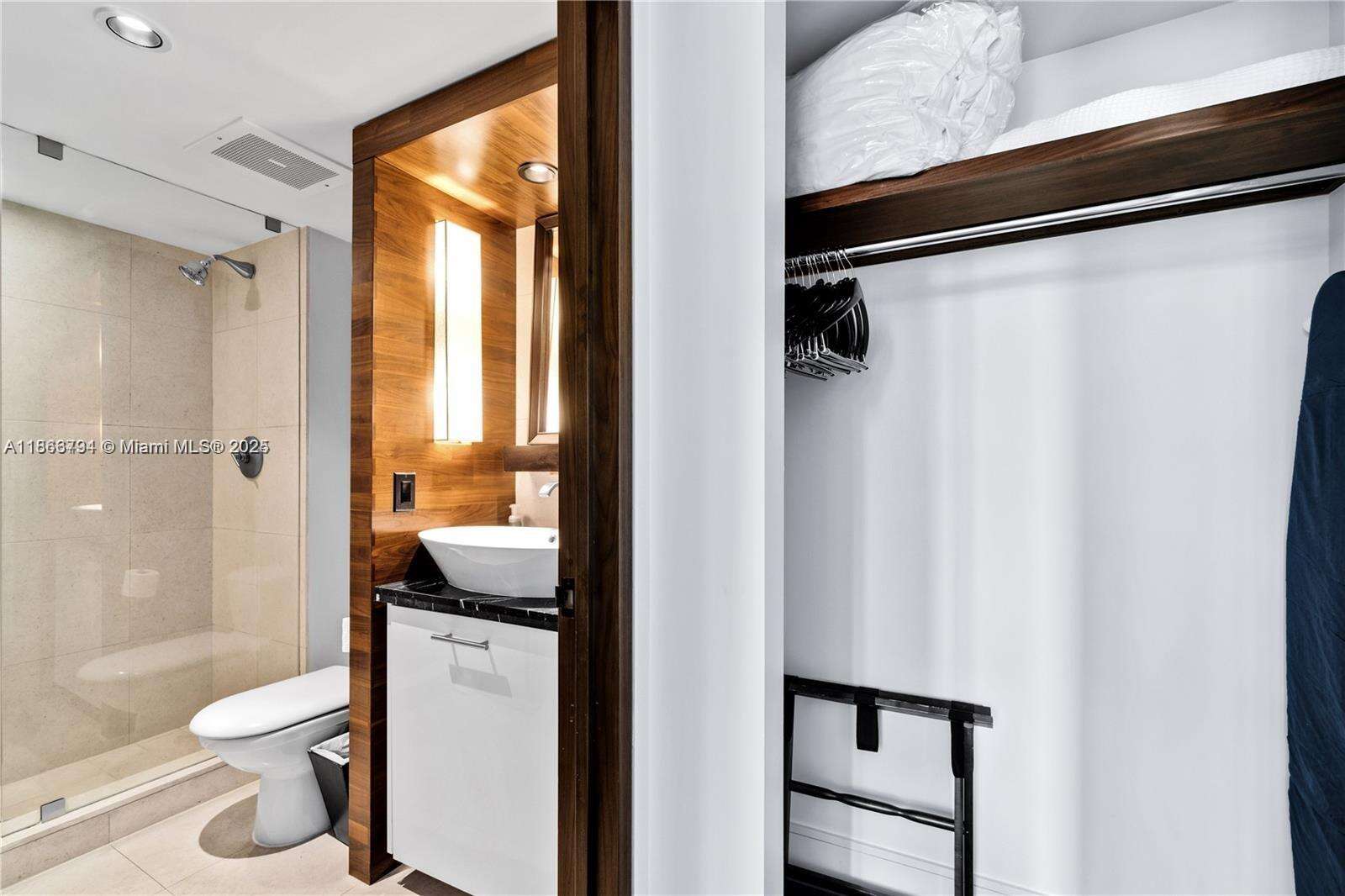 Central Carillon at 6801 Collins Ave, Miami Beach, FL 33141 - For Sale photo 17