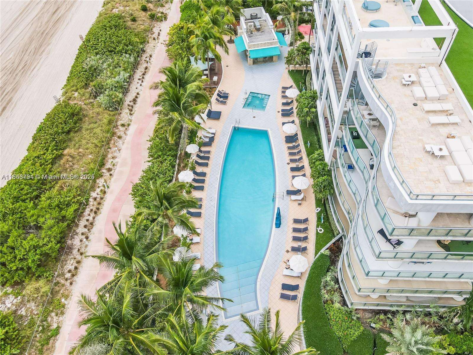 Central Carillon at 6801 Collins Ave, Miami Beach, FL 33141 - For Sale photo 18