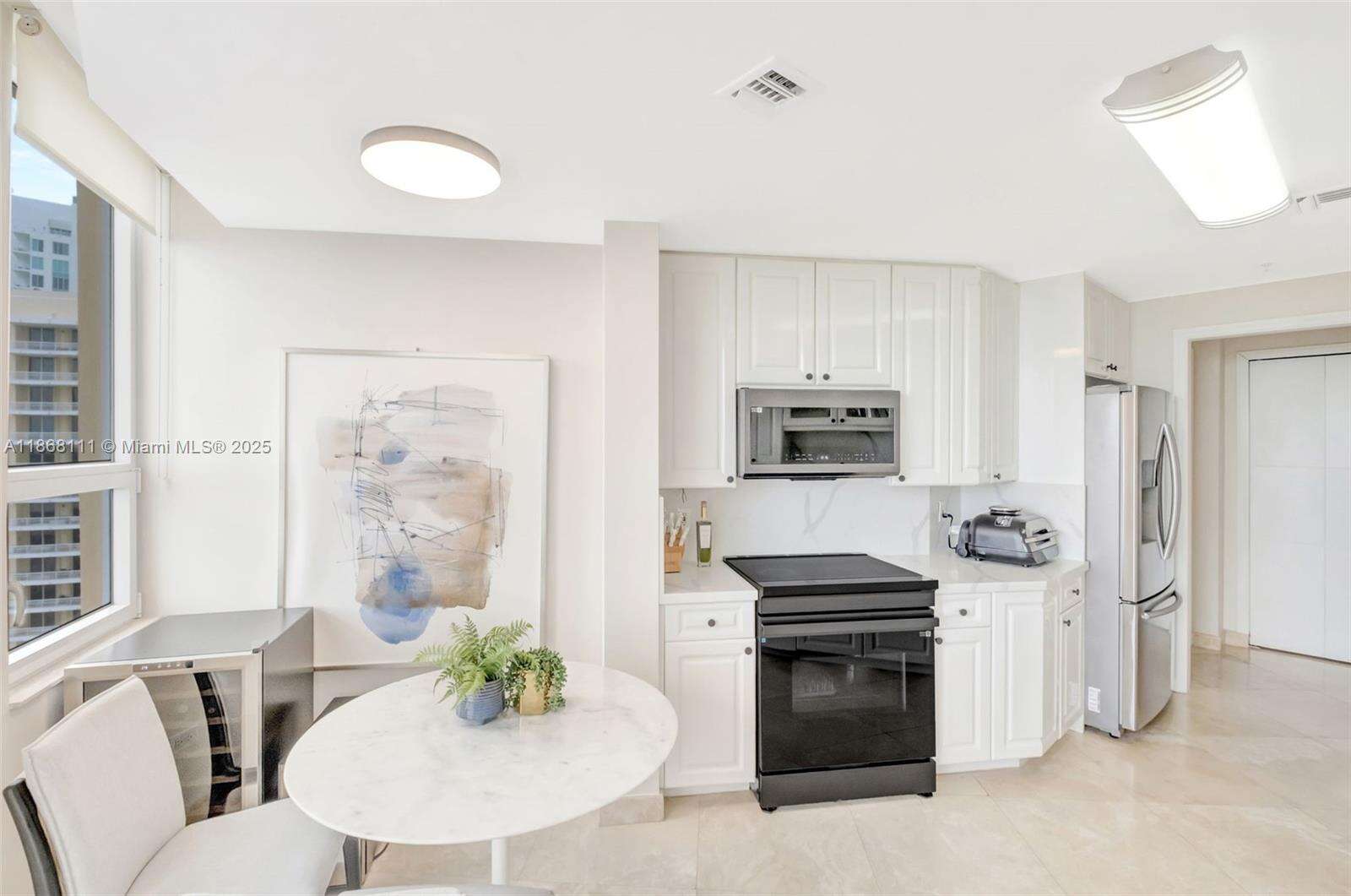 THREE TEQUESTA POINT - 848 Brickell Key Dr, Miami, FL 33131 | Picture 12
